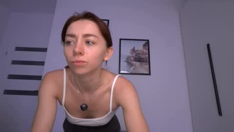 Snapshot of ameliamber0 chatting on 5, 10, 2025 Amelia online show from 5, 10, 2025