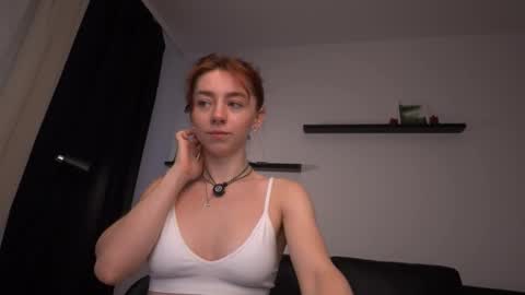 Snapshot of ameliamber0 chatting on 11, 10, 2025 Amelia online show from 11, 10, 2025