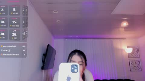 Amelie Jons online show from 6, 1, 2025