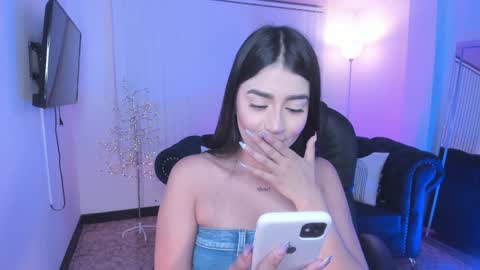Amelie Jons online show from 6, 2, 2025