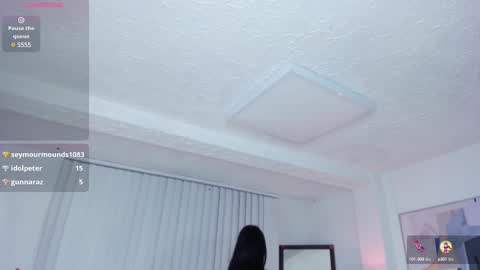 Amelie Jons online show from 15, 2, 2025
