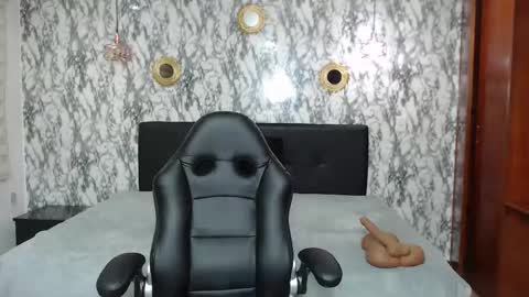 Snapshot of amell_thomson chatting on 11, 10, 2025 Amell Thomson online show from 11, 10, 2025