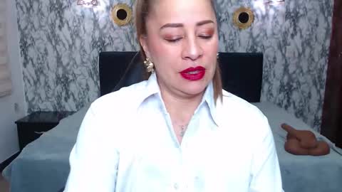 Snapshot of amell_thomson chatting on 15, 10, 2025 Amell Thomson online show from 15, 10, 2025