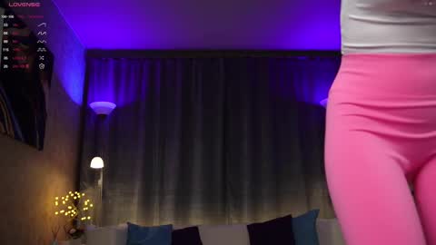 Snapshot of amelyxxx chatting on 2, 3, 2025 Amy online show from 2, 3, 2025