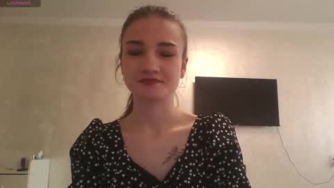Julia  online show from 7, 3, 2025