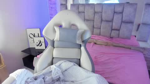      online show from 1, 2, 2025