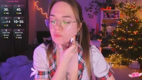 Hi-hi I am Kate welcome to my sexy room online show from 14, 1, 2025