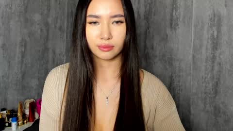 Snapshot of amina_artin chatting on 5, 12, 2024 Amina online show from 5, 12, 2024