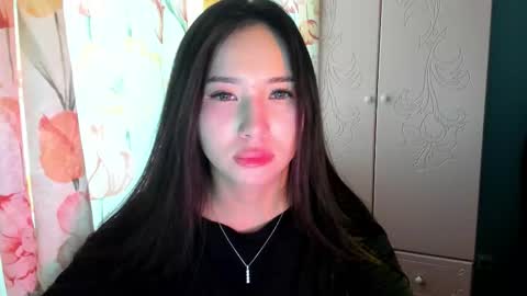 Snapshot of amina_artin chatting on 24, 11, 2025 Amina online show from 24, 11, 2025