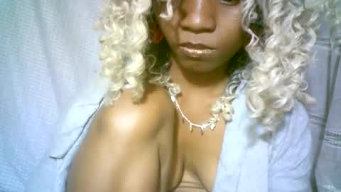 Snapshot of aminah01 chatting on 4, 1, 2025 aminah01 online show from 4, 1, 2025
