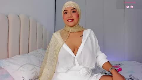 AMIRA ZAHRA online show from 2, 2, 2026