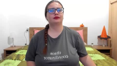 Amira Vyxen online show from 21, 11, 2025