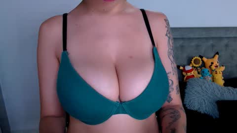 Snapshot of ammanda_ chatting on 14, 11, 2025 diana online show from 14, 11, 2025