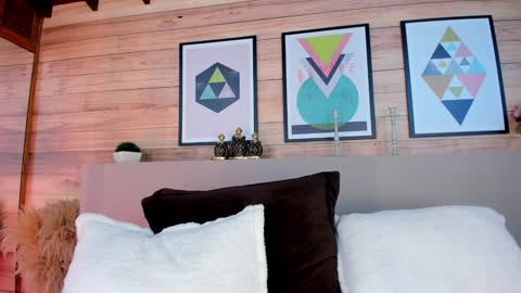 Ammy Scott  online show from 3, 2, 2025