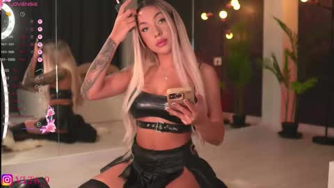 Snapshot of amunajaxson chatting on 22, 9, 2025 ------------- online show from 22, 9, 2025