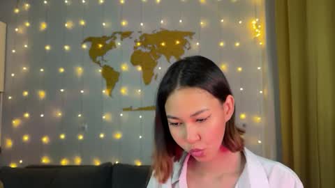 Snapshot of amurakim chatting on 8, 12, 2024 Amura Kim online show from 8, 12, 2024