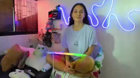 Snapshot of amy_and_eloise chatting on 22, 10, 2025 AmyEloise online show from 22, 10, 2025