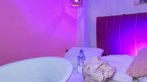 Snapshot of amy_saenz_ chatting on 2, 10, 2025 amy_saenz_ online show from 2, 10, 2025