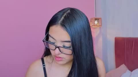 Snapshot of amy_saenz_ chatting on 9, 10, 2025 amy_saenz_ online show from 9, 10, 2025