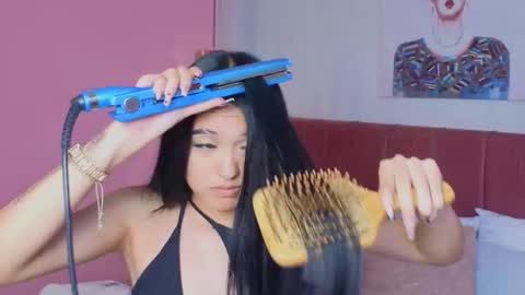 Snapshot of amy_saenz_ chatting on 10, 10, 2025 amy_saenz_ online show from 10, 10, 2025