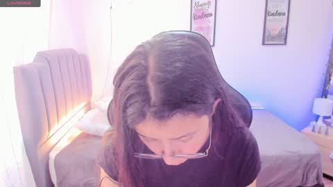 Amy sophia 3 online show from 4, 1, 2025
