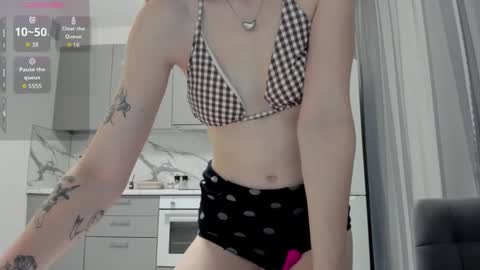 Miriam online show from 17, 10, 2025