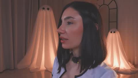 Amy Armstrong online show from 17, 10, 2025