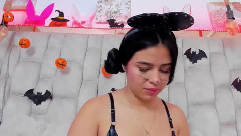 Amy Cortes online show from 31, 10, 2025