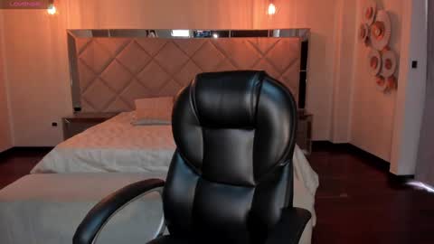 Amy  online show from 2, 1, 2025