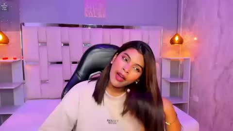 amyevan_ online show from 10, 9, 2025