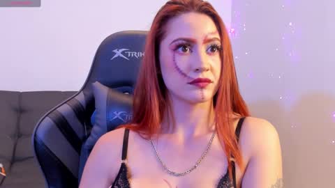 Snapshot of amypond__ chatting on 9, 10, 2025 Amy online show from 9, 10, 2025