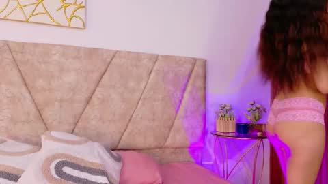 Snapshot of amyvegaa_ chatting on 8, 10, 2025 amyvegaa_ online show from 8, 10, 2025