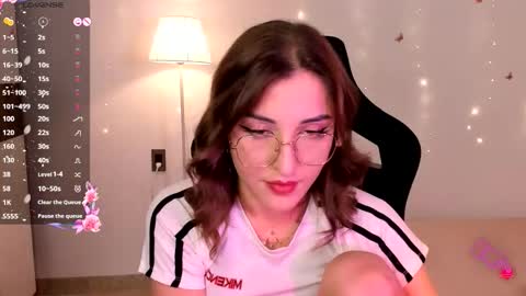 Snapshot of amyvilvet chatting on 17, 11, 2025 amyvilvet online show from 17, 11, 2025