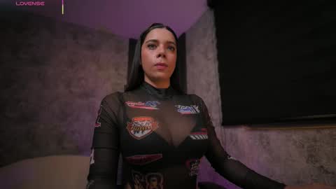 Snapshot of amywalker_ chatting on 14, 11, 2025 AMY WALKER online show from 14, 11, 2025