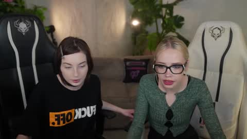 Snapshot of anabel_team054 chatting on 26, 11, 2025 PLAYHARD054 online show from 26, 11, 2025