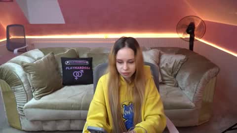 Snapshot of anabel_team054 chatting on 27, 11, 2025 PLAYHARD054 online show from 27, 11, 2025