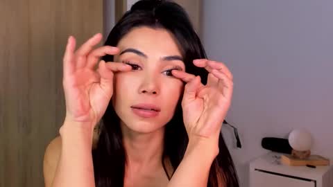 Ana Henao or Annie... Follow me ahenaocb Insta  X online show from 16, 10, 2025