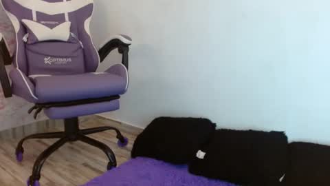 Snapshot of anahi__s chatting on 11, 9, 2025 ANAH   online show from 11, 9, 2025