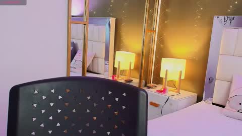 Snapshot of anahi_maite chatting on 15, 10, 2025 Anahi online show from 15, 10, 2025