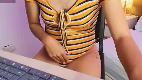 Snapshot of anahi_maite chatting on 29, 10, 2025 Anahi online show from 29, 10, 2025