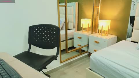 Snapshot of anahi_maite chatting on 31, 10, 2025 Anahi online show from 31, 10, 2025