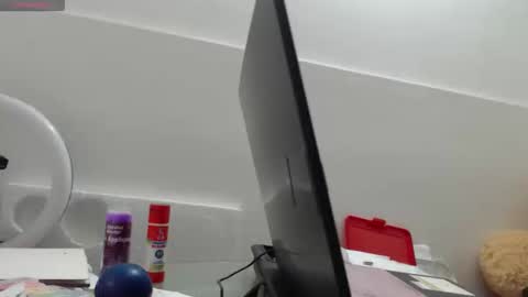 Anahi Browns online show from 3, 3, 2026