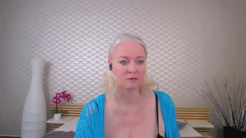 Snapshot of anaisjanson chatting on 18, 11, 2025 Anais Janson online show from 18, 11, 2025