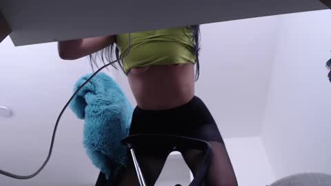   online show from 31, 1, 2025