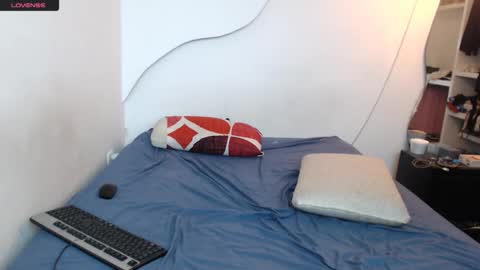 Snapshot of andr720413838 chatting on 2, 12, 2025 andr720413838 online show from 2, 12, 2025