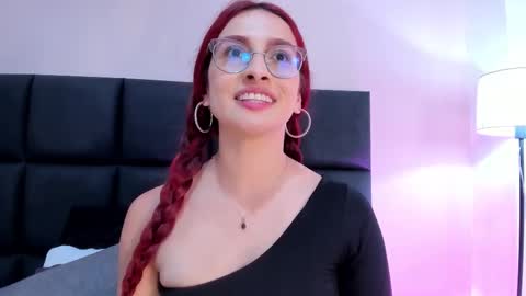 Andra Cyrus online show from 10, 10, 2025