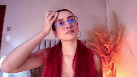 Andra Cyrus online show from 15, 10, 2025