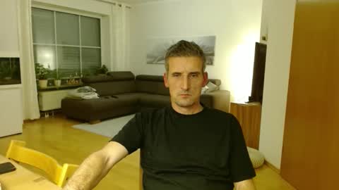 Name online show from 28, 11, 2025