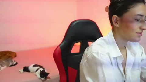 Snapshot of andrea_loaiza2 chatting on 10, 11, 2025 Andrea online show from 10, 11, 2025