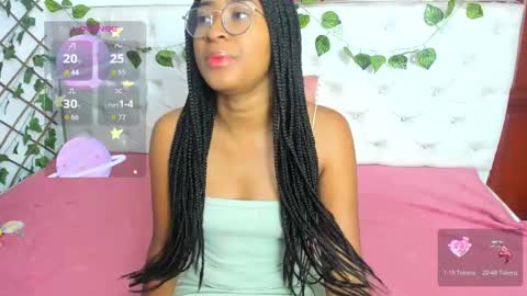 Naomi Andrea Daviss online show from 8, 11, 2025